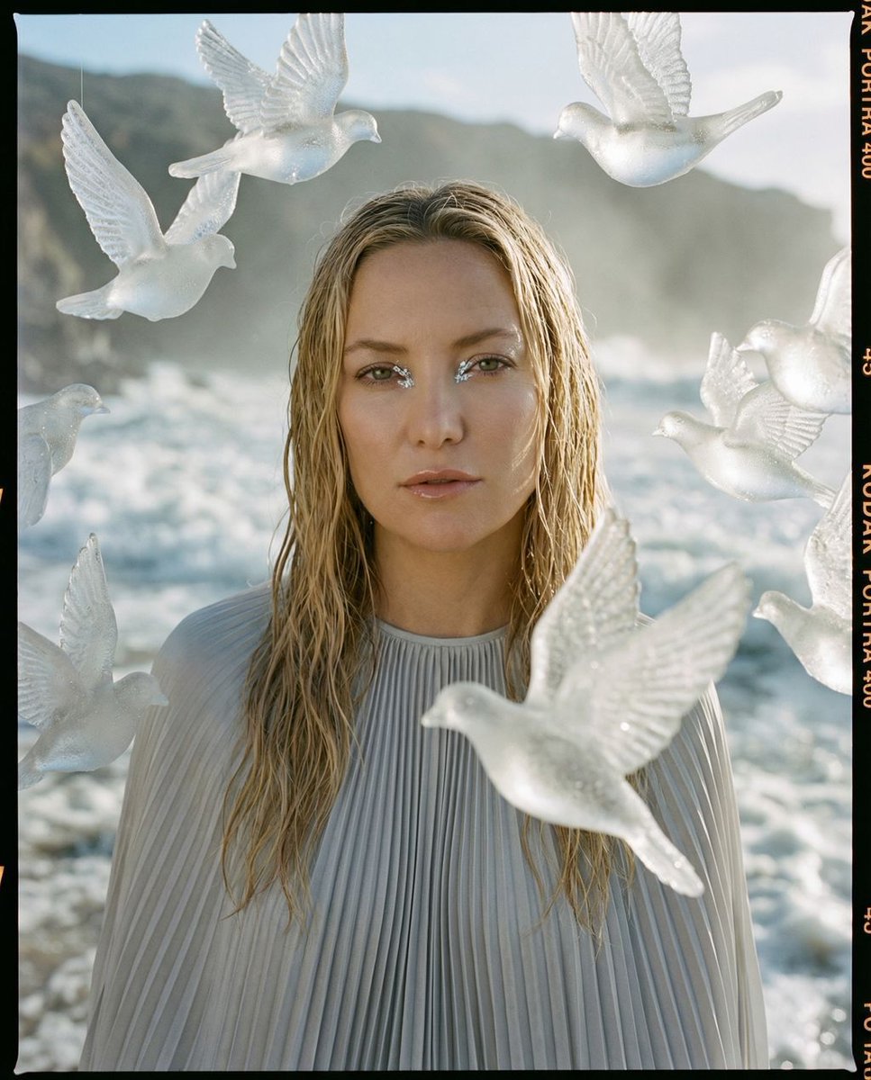 { "vibe_title_en": "Surreal and Serene Waiting in the Chaotic Storm of Glass Birds", "mas…