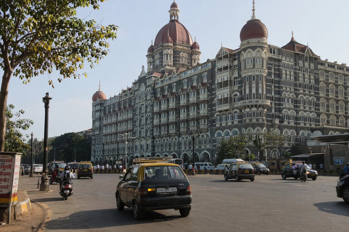 'City of Mumbai on 26th November, 2008 at 10 AM, 6 PM, and 9 PM.' 我没有提供任何关于具体事件或确切地点的背景,但…