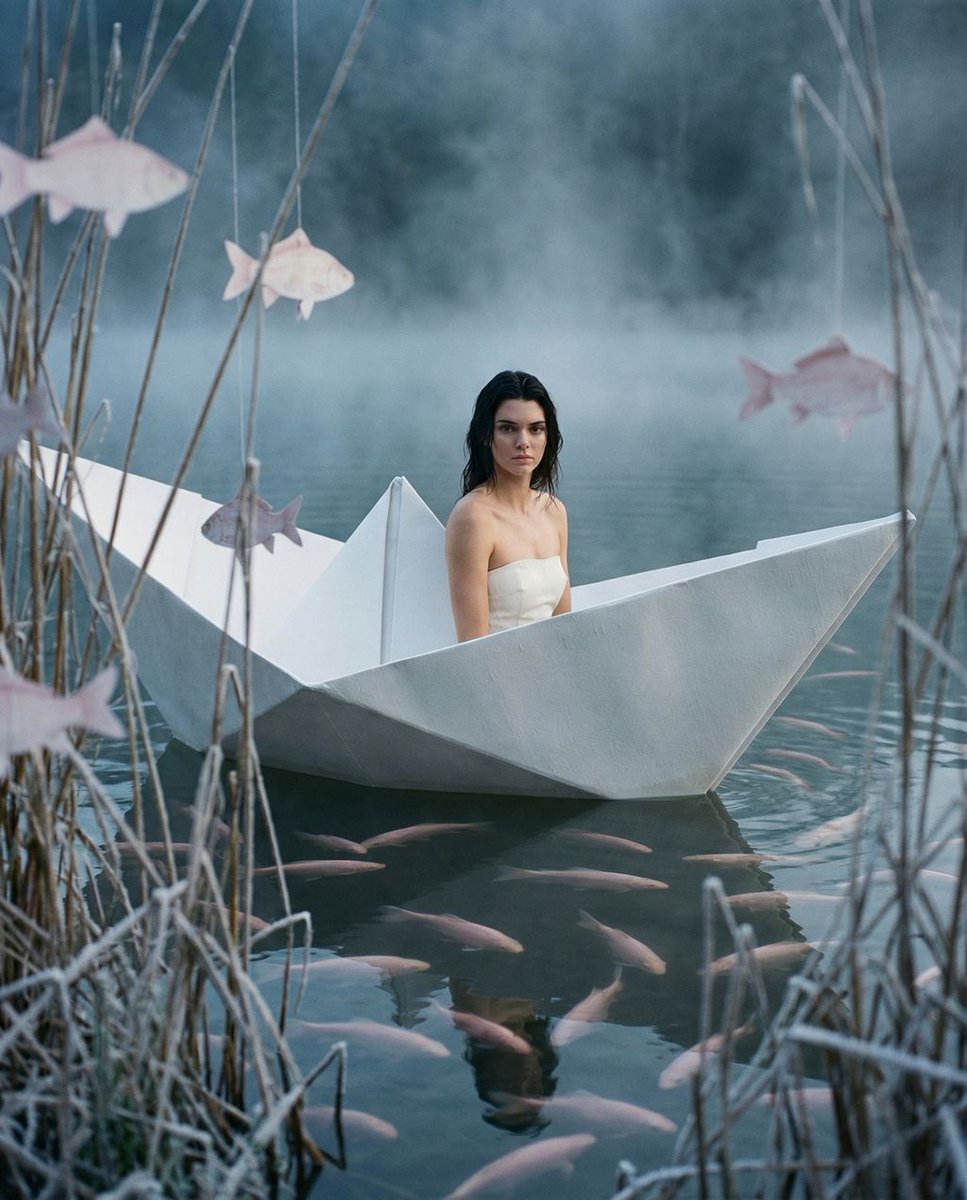 { "vibe_title_en": "The Stoic Ghost Floating In The Origami Sea", "master_prompt": "A hyp…