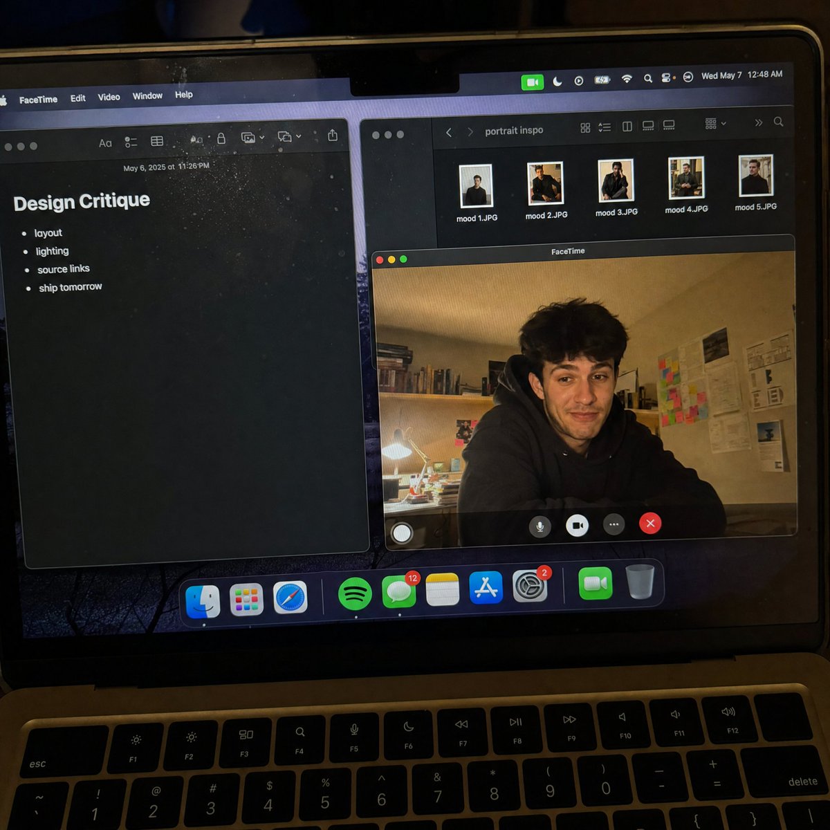 Gpt Image 2 - 照片级真实感 FaceTime 工作屏幕 🚨 如果我没有附加任何背景就发布这张图，你会觉得它是真的吗？ Prompt Create…