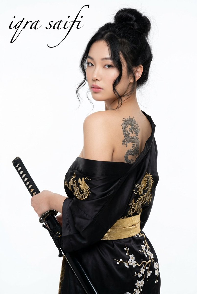 "subject": { "demographic": "年轻东亚女性", "expression": "平静、中性、略带强烈，直视观众", "pose": "躯干背对镜头，头部…