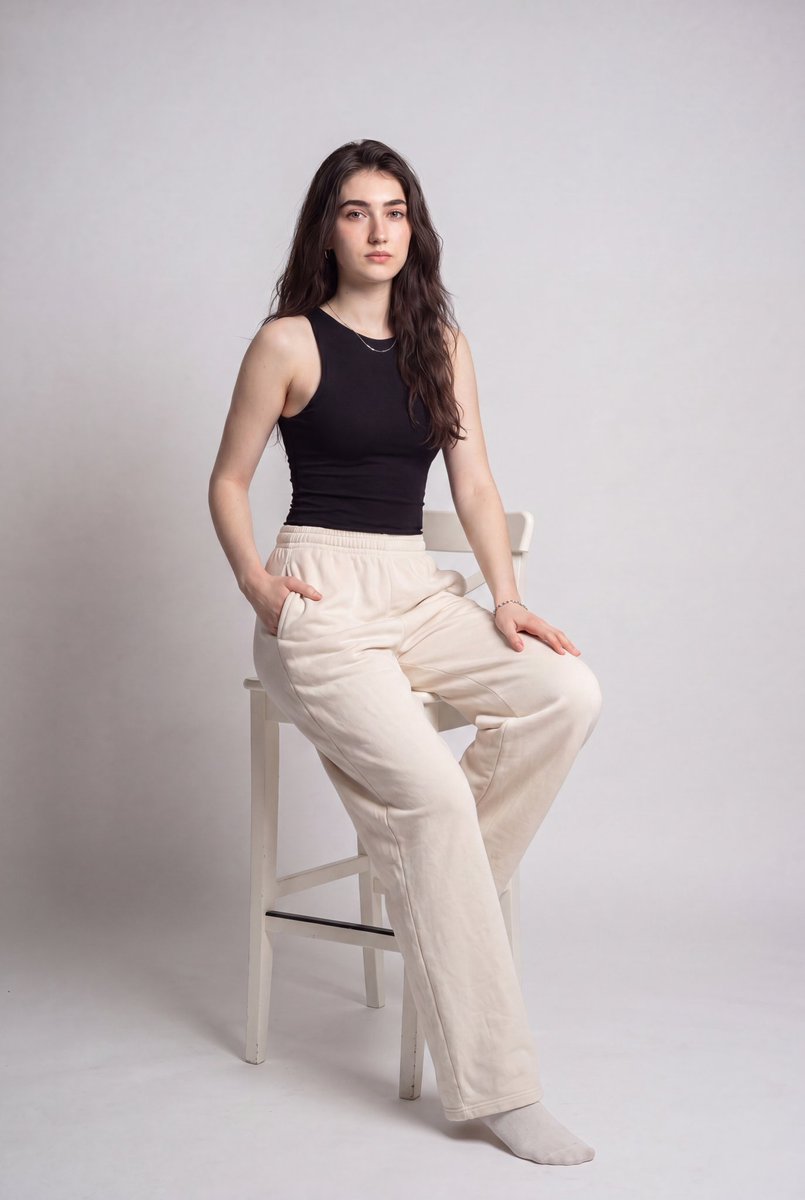 {"image_type":"studio_fashion_portrait","genre":"minimalist_editorial","composition":{"or…