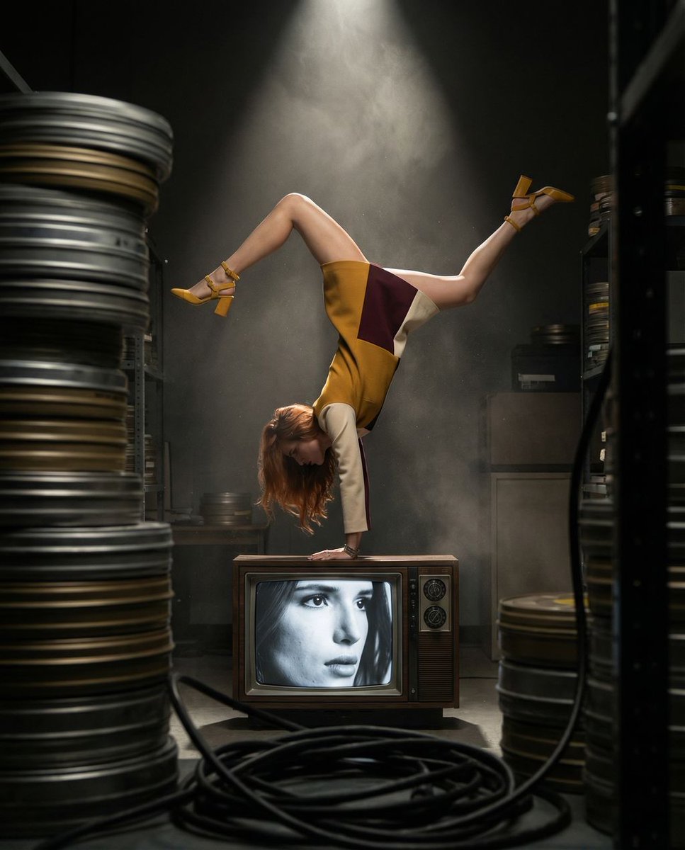 { "vibe_title_en": "The Inverted Gaze of the Reluctant Broadcast", "master_prom…