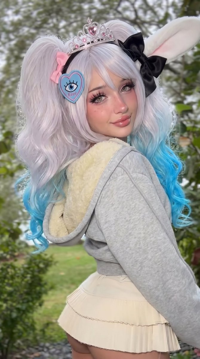 "subject": { "Brunette lookalike", "body_type": "沙漏型身材,丰满胸部", }, "hair": { "base_color"…