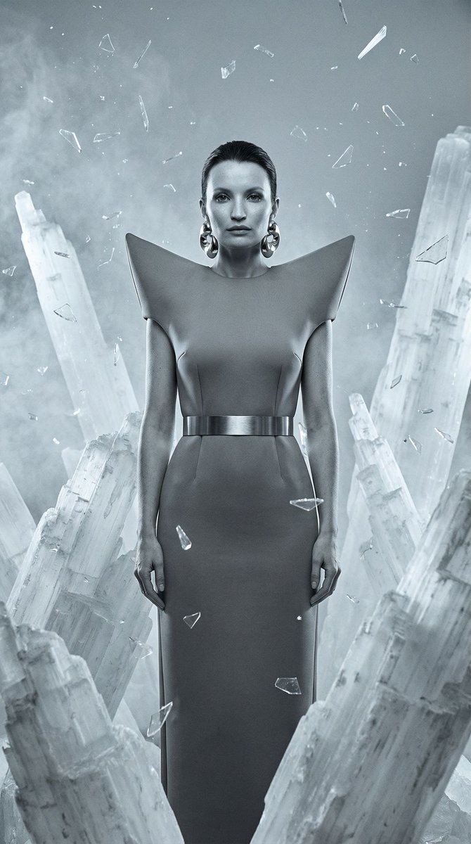 { "vibe_title_en": "Glacial Brutalism", "master_prompt": "一张超写实、中画幅的时尚编辑大片,主角(T…