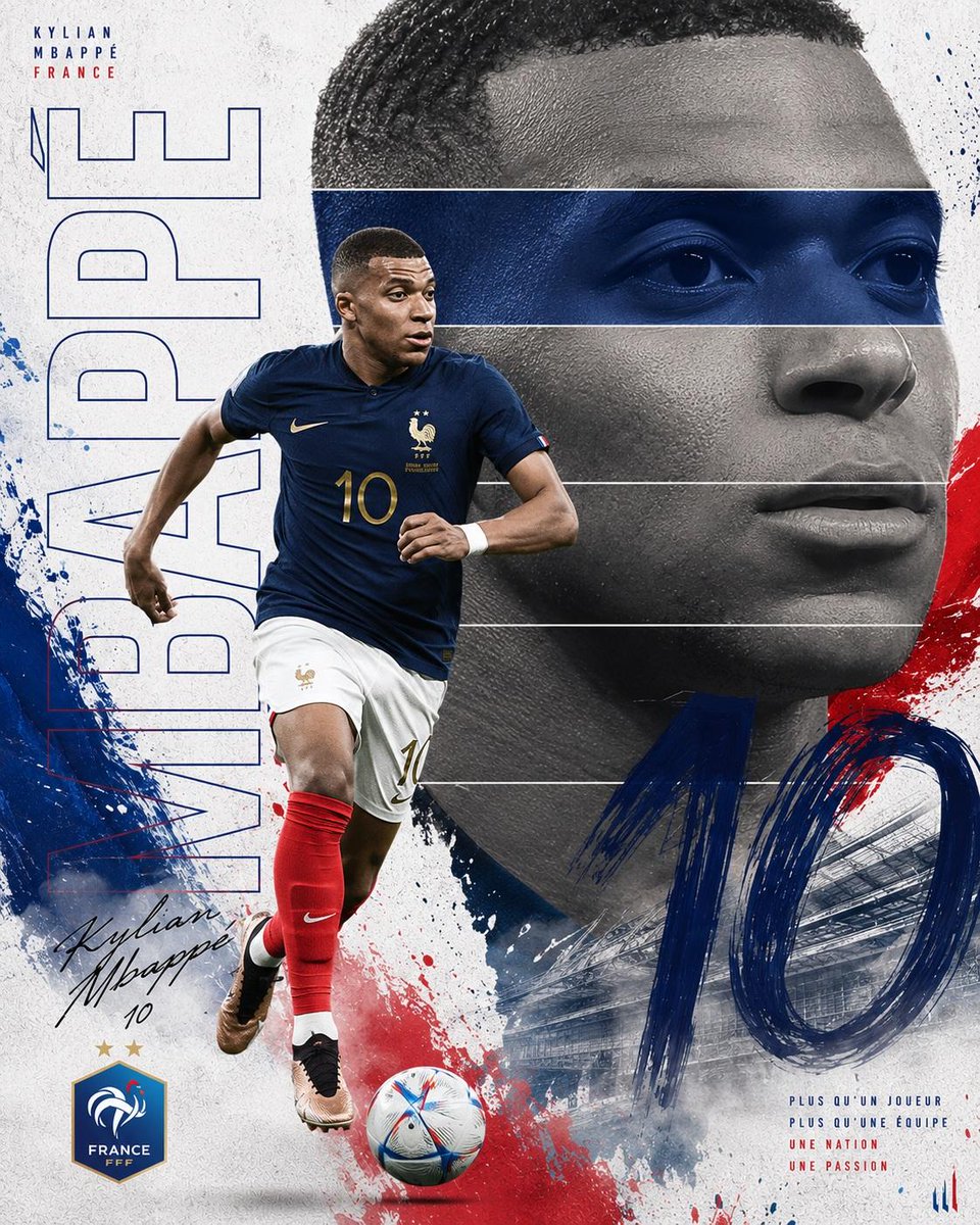 创作一张高端体育海报，采用 Nike × FIFA世界杯编辑级广告大片风格。以一位传奇足球运动员作为主角，采用充满力量感的全身动态动作姿势，叠加在一幅超大的灰度特写肖像之前。横跨…