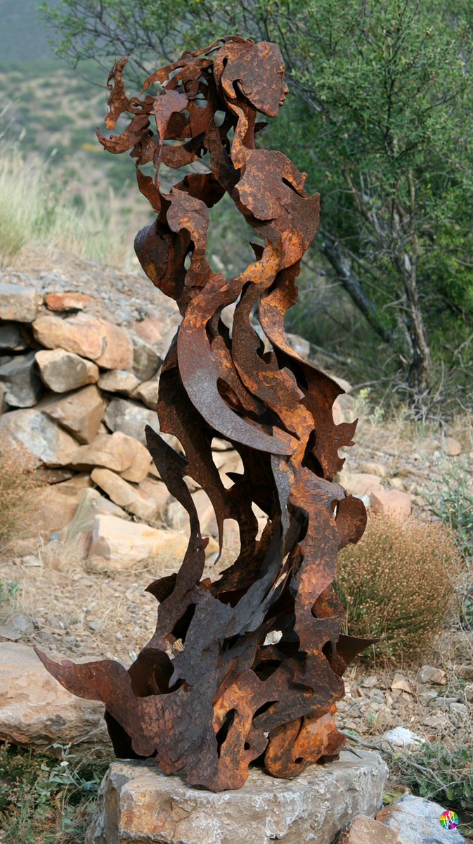 OBJECT= 一件精致的雕塑，描绘一位母亲与儿子，造型有机而流动 MATERIAL= 带锤痕的熟铁（锻铁） CONNECTOR_INSTRUCTION= 之…