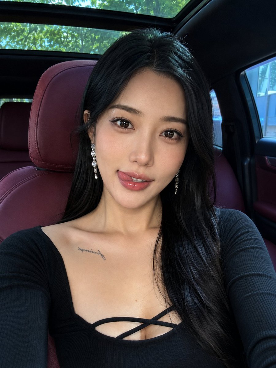 “beautiful wife”有那种人妻感吗❓ GPT-image 2 提示词 👇 创作一张写实风格的 3:4 竖版近景智能手机自拍照,主角是一位极其美丽的…