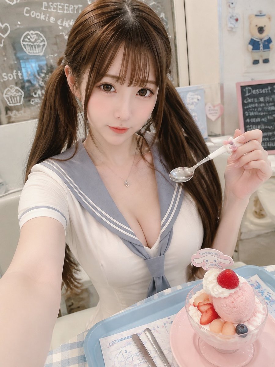 【韩系双马尾女孩 · 清新甜美写真｜通用模板】 3:4竖幅真人手机摄影，成年女性角色扮演写真，韩系小清新甜品店 / 可爱咖啡店 / 浅色窗边场景，真实生活抓拍感，不像影楼摄影；i…