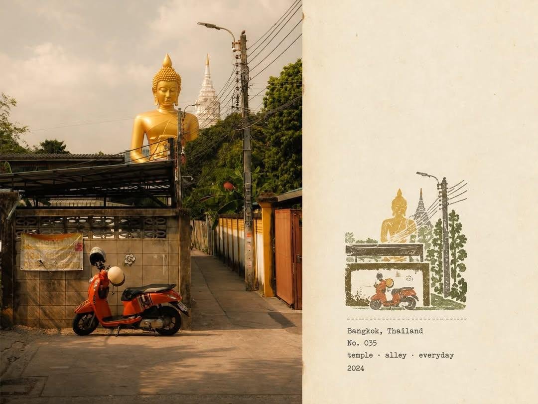创作一个高级复古旅行日志编辑页面,竖向4:5比例,左侧呈现一张温暖的纪实风格摄影照片:曼谷一条安静的街区街道,宏伟的金色佛像在朴素的建筑后方升起,空中交织着杂乱的电线、混凝土电线…