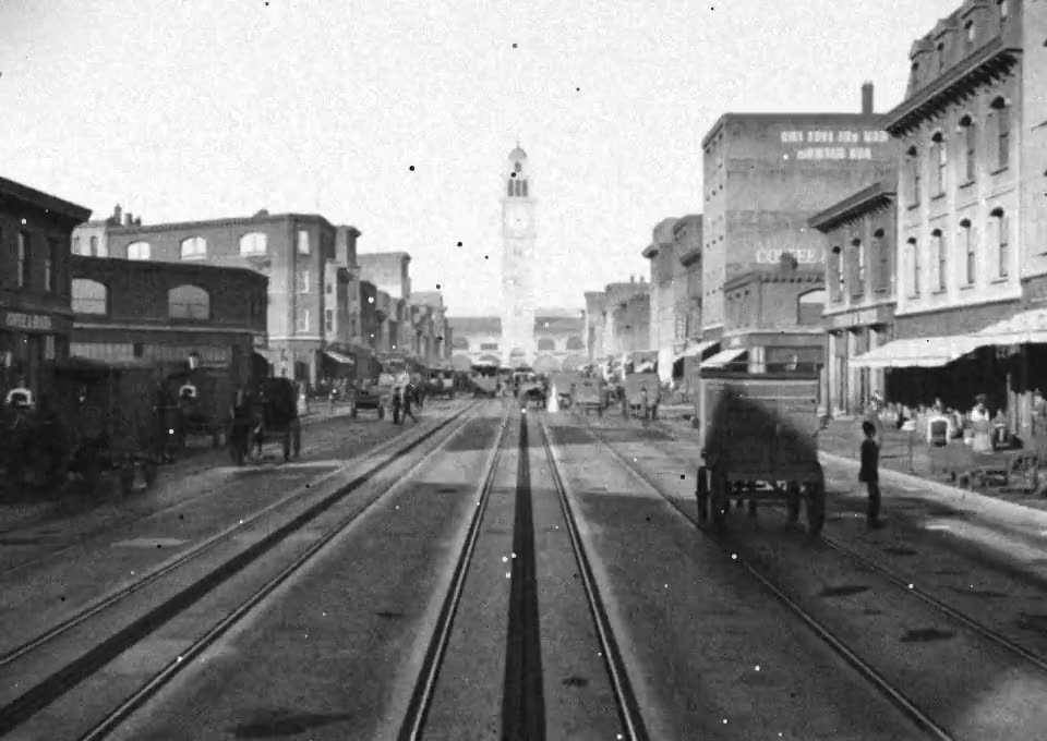 在 Blender 中重建 1906 年 4 月 17 日地震前一天的下午，旧金山市场街（Market Street）的原貌。 范围：从渡轮大厦（Ferry…